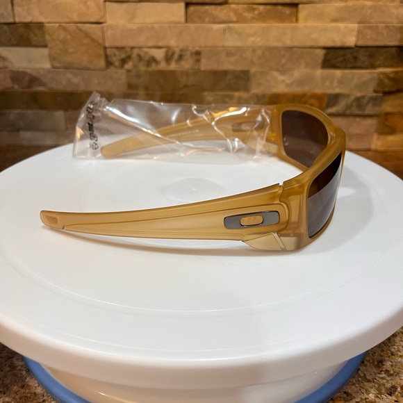 Oakley Sunglasses - Picture 2 of 3